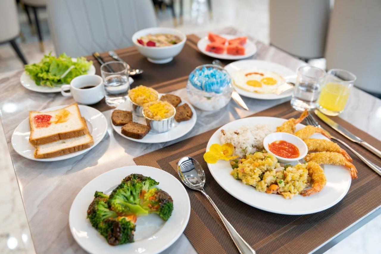 Tan Phuong Nam & 3* Da Nang
