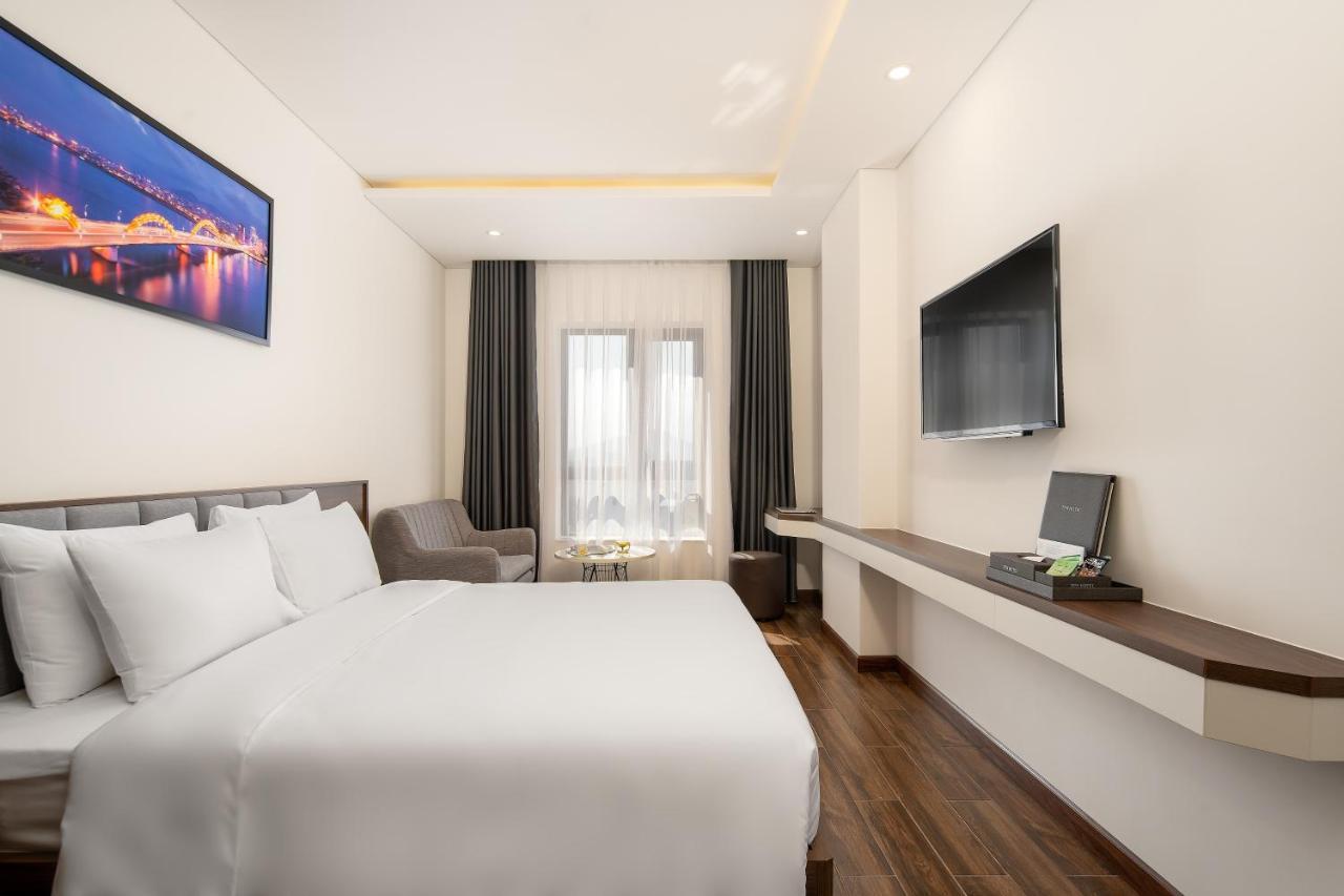 Tan Phuong Nam & 3*