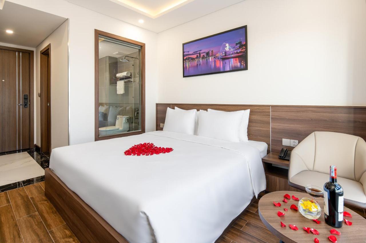 Tan Phuong Nam & Hotel